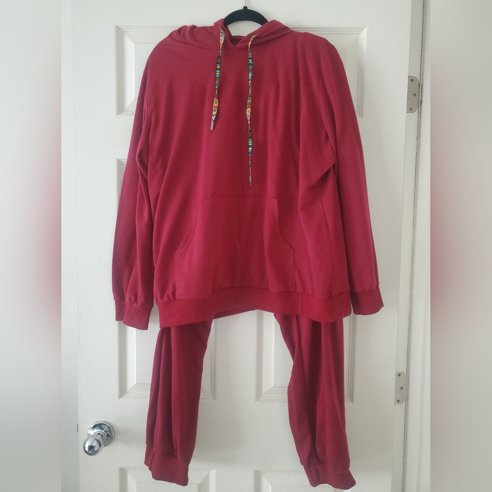 Kangaroo pocket drawstring hoodie and sweatpants